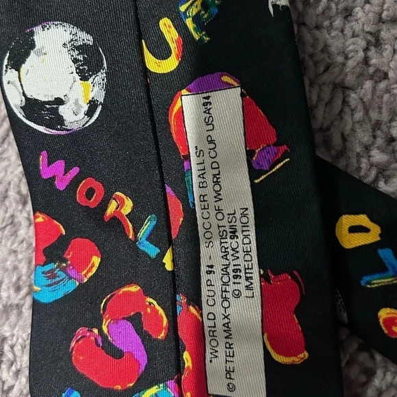 Peter Max World Cup Tie. Excellent condition! - Picture 3 of 4